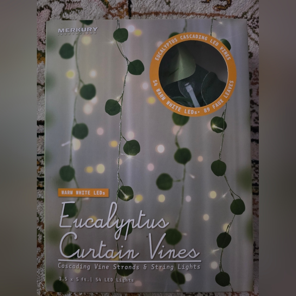 Eucalyptus Curtain Vines/Warm White LED String Lights - NWOT